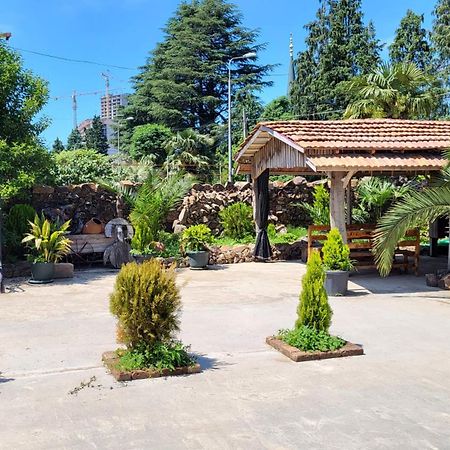 Guesthouse Gocha Beridze Batumi Zewnętrze zdjęcie